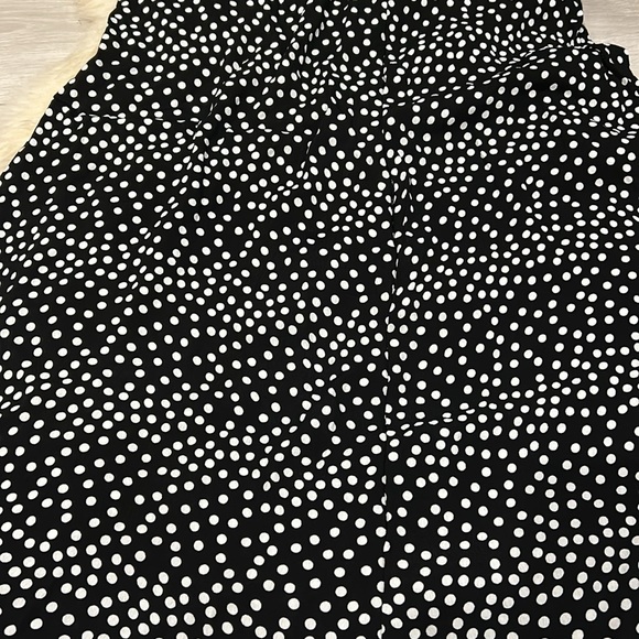 Suzy Shier Polka Dot Black & White Midi Skirt NWT With Back Zip size Medium - Picture 2 of 7